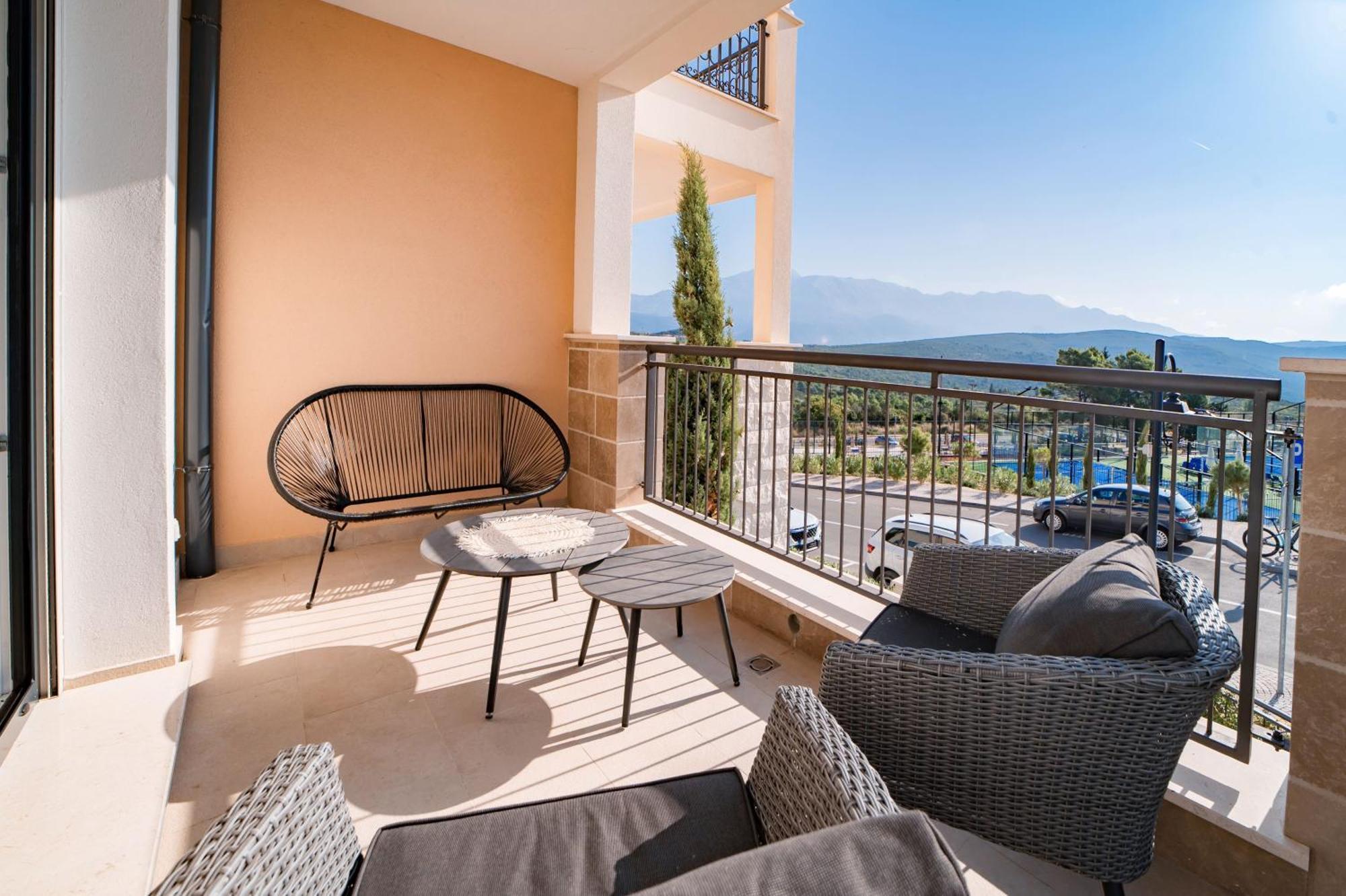 Апартаменты Lustica Bay Тиват Номер фото